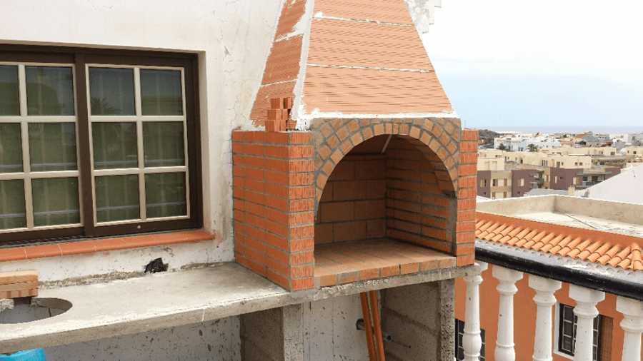 barbacoa de obra en construccion
